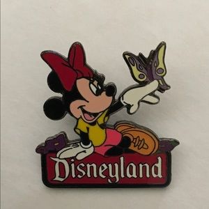 2000 Vintage Disneyland Collectible Pin